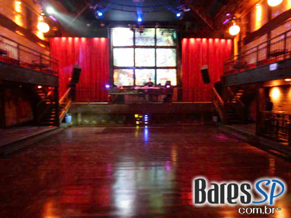 Todos a bordo, embarque de primeira classe na mais nova balada da zona oeste, Genoveva Todos a bordo, embarque de primeira classe na mais nova balada da zona oeste, Genoveva