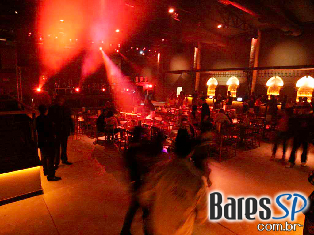 Todos a bordo, embarque de primeira classe na mais nova balada da zona oeste, Genoveva Todos a bordo, embarque de primeira classe na mais nova balada da zona oeste, Genoveva