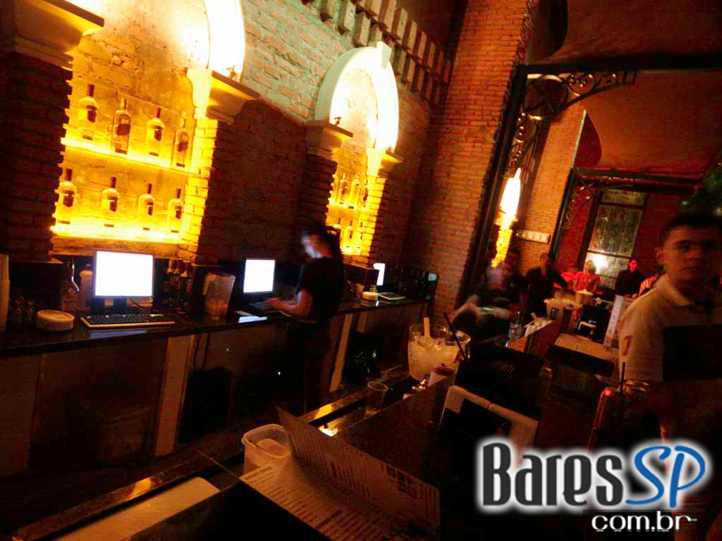 Todos a bordo, embarque de primeira classe na mais nova balada da zona oeste, Genoveva Todos a bordo, embarque de primeira classe na mais nova balada da zona oeste, Genoveva