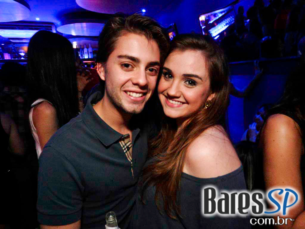 Blue Velvet realizou uma mistura de estilos na festa Mix It Up Blue Velvet realizou uma mistura de estilos na festa Mix It Up