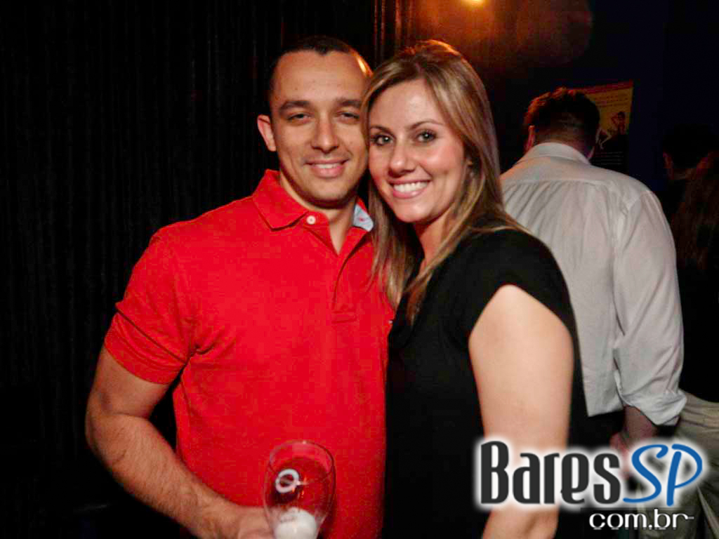 Blue Velvet realizou uma mistura de estilos na festa Mix It Up Blue Velvet realizou uma mistura de estilos na festa Mix It Up