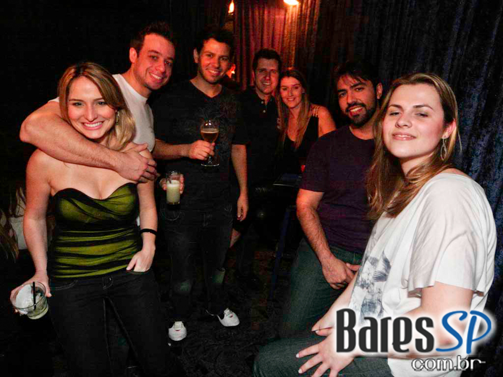 Blue Velvet realizou uma mistura de estilos na festa Mix It Up Blue Velvet realizou uma mistura de estilos na festa Mix It Up