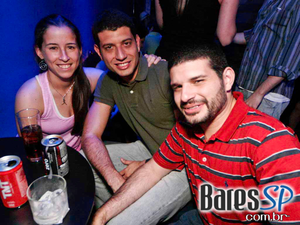 Blue Velvet realizou uma mistura de estilos na festa Mix It Up Blue Velvet realizou uma mistura de estilos na festa Mix It Up