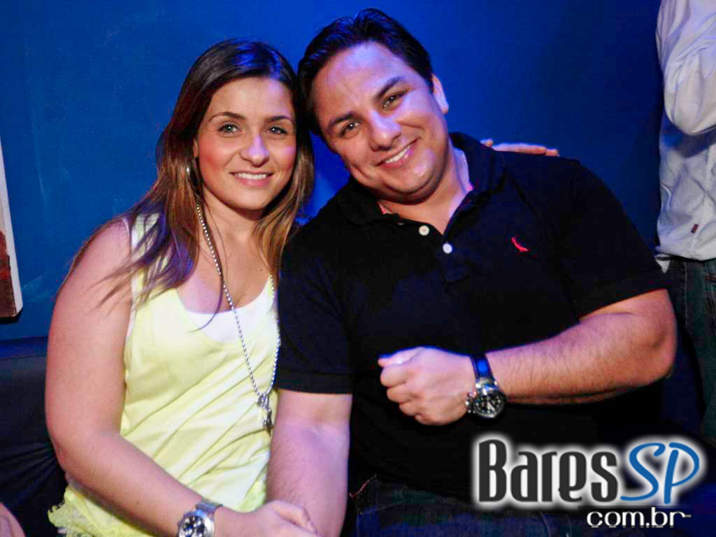 Blue Velvet realizou uma mistura de estilos na festa Mix It Up Blue Velvet realizou uma mistura de estilos na festa Mix It Up