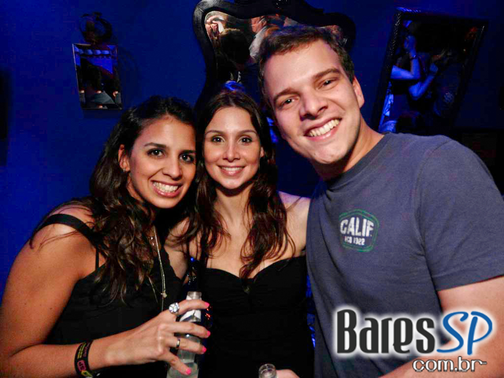 Blue Velvet realizou uma mistura de estilos na festa Mix It Up Blue Velvet realizou uma mistura de estilos na festa Mix It Up