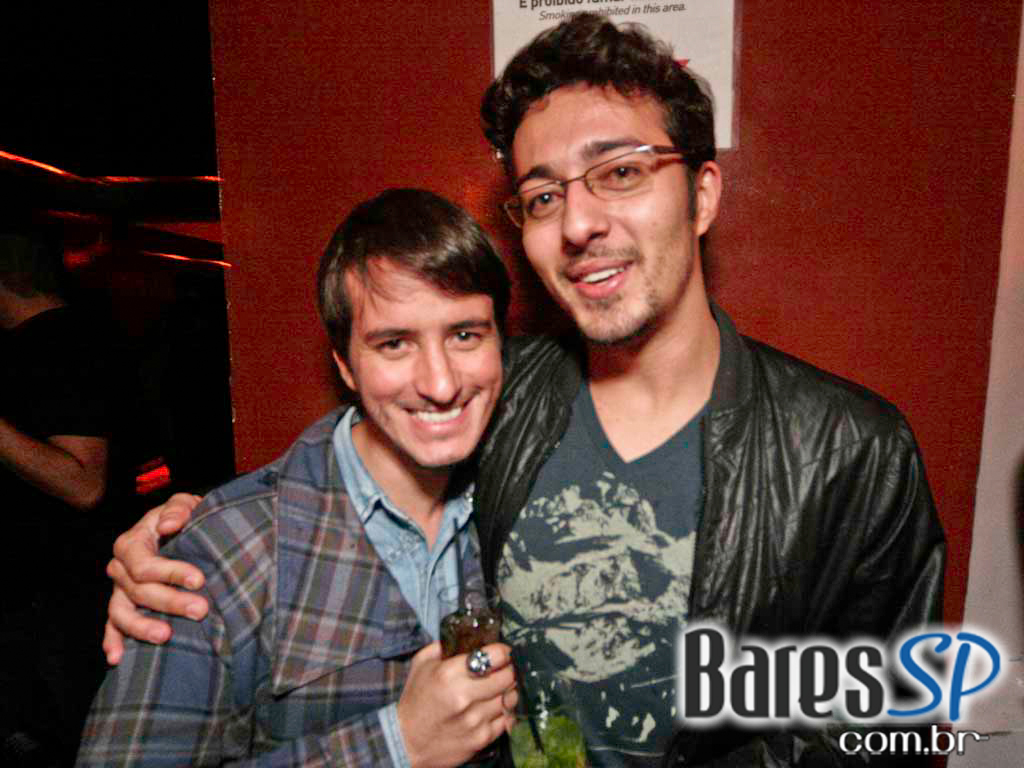 Véspera de feriado, o Clube Glória recebeu DJs que tocaram muito disco, house e suas variações Véspera de feriado, o Clube Glória recebeu DJs que tocaram muito disco, house e suas variações