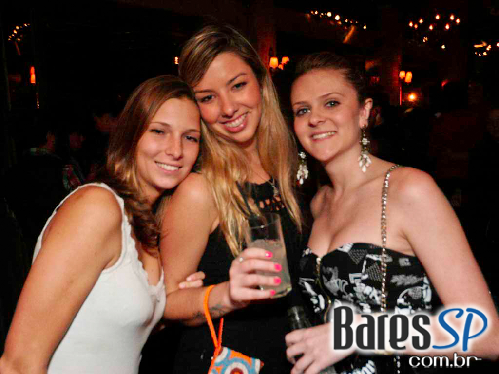 Véspera de feriado, teve noite Six Degrees no Lions Night Club Véspera de feriado, teve noite Six Degrees no Lions Night Club