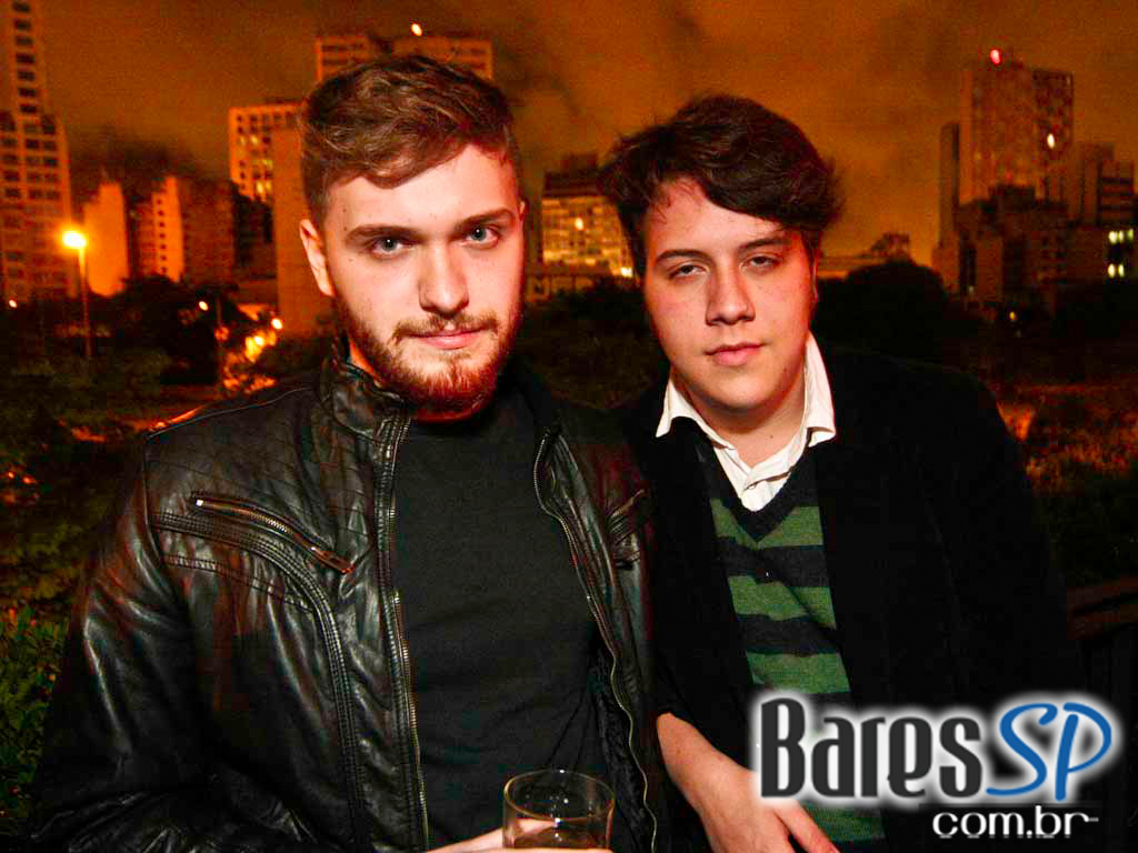 Véspera de feriado, teve noite Six Degrees no Lions Night Club Véspera de feriado, teve noite Six Degrees no Lions Night Club