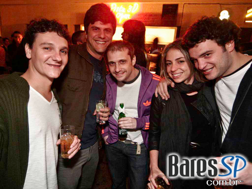 Véspera de feriado, teve noite Six Degrees no Lions Night Club Véspera de feriado, teve noite Six Degrees no Lions Night Club