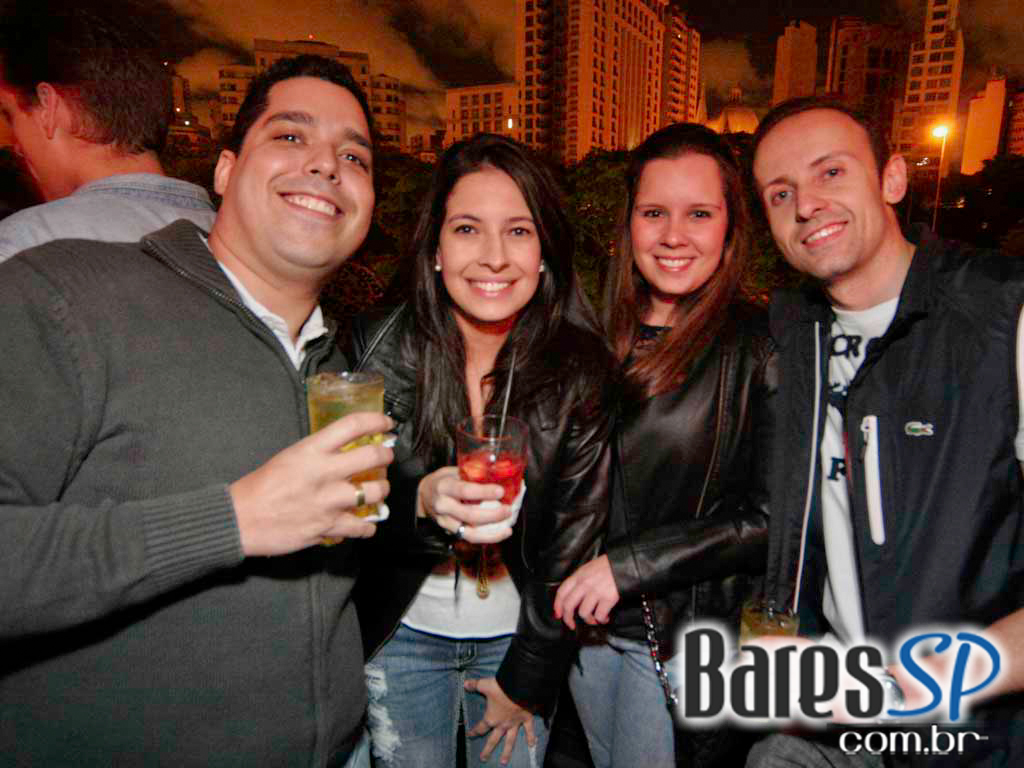 Véspera de feriado, teve noite Six Degrees no Lions Night Club Véspera de feriado, teve noite Six Degrees no Lions Night Club