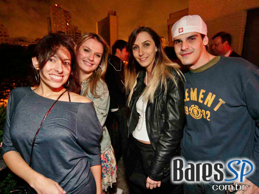 Véspera de feriado, teve noite Six Degrees no Lions Night Club Véspera de feriado, teve noite Six Degrees no Lions Night Club