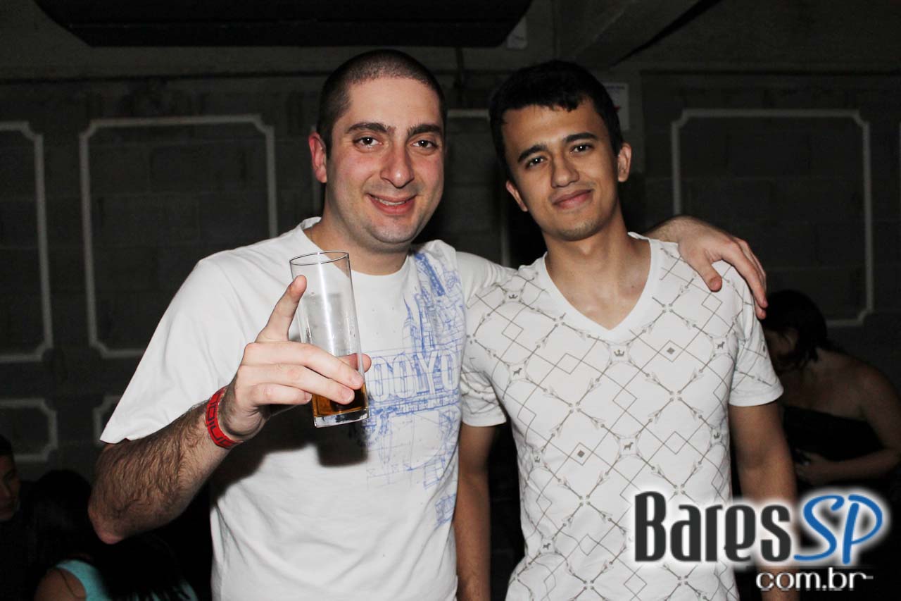 Sonique Bar realizou esquenta do Festival SWU com DJs Manu Versolato e Cris Pantojo Sonique Bar realizou esquenta do Festival SWU com DJs Manu Versolato e Cris Pantojo