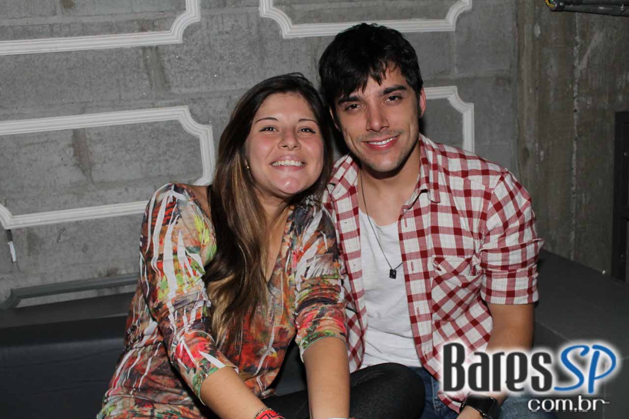 Sonique Bar realizou esquenta do Festival SWU com DJs Manu Versolato e Cris Pantojo Sonique Bar realizou esquenta do Festival SWU com DJs Manu Versolato e Cris Pantojo