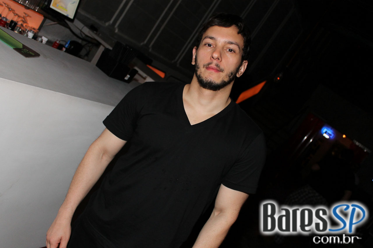 Sonique Bar realizou esquenta do Festival SWU com DJs Manu Versolato e Cris Pantojo Sonique Bar realizou esquenta do Festival SWU com DJs Manu Versolato e Cris Pantojo