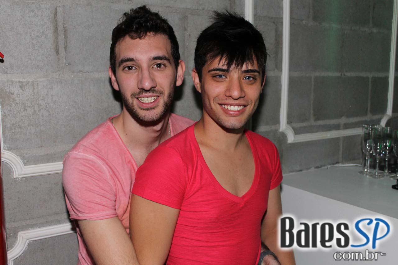 Sonique Bar realizou esquenta do Festival SWU com DJs Manu Versolato e Cris Pantojo Sonique Bar realizou esquenta do Festival SWU com DJs Manu Versolato e Cris Pantojo