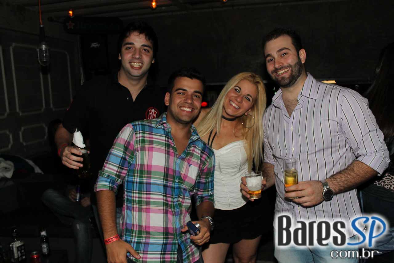 Sonique Bar realizou esquenta do Festival SWU com DJs Manu Versolato e Cris Pantojo Sonique Bar realizou esquenta do Festival SWU com DJs Manu Versolato e Cris Pantojo