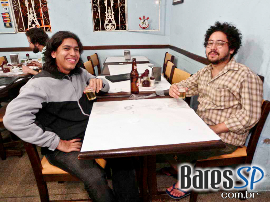 Bar do Biu teve happy hour descontraído na sexta Bar do Biu teve happy hour descontraído na sexta