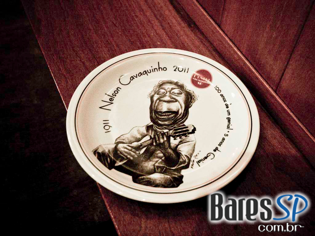 Happy Hour do Bar Genial com chopp cremoso e deliciosos petiscos. Happy Hour do Bar Genial com chopp cremoso e deliciosos petiscos.