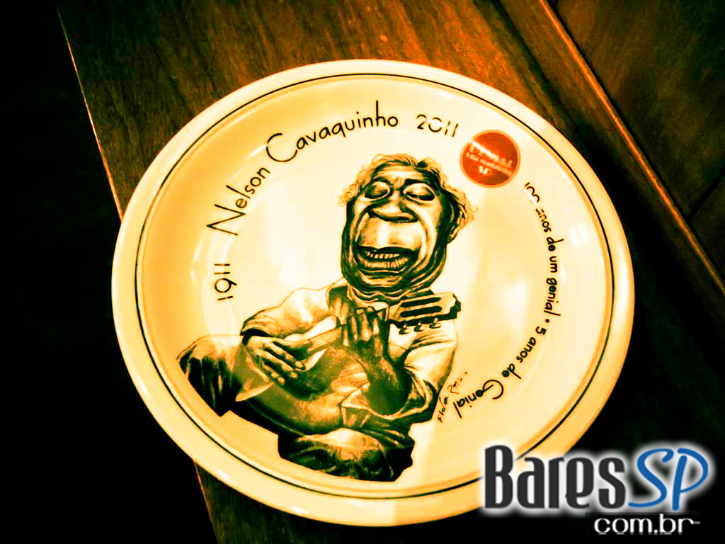 Happy Hour do Bar Genial com chopp cremoso e deliciosos petiscos. Happy Hour do Bar Genial com chopp cremoso e deliciosos petiscos.