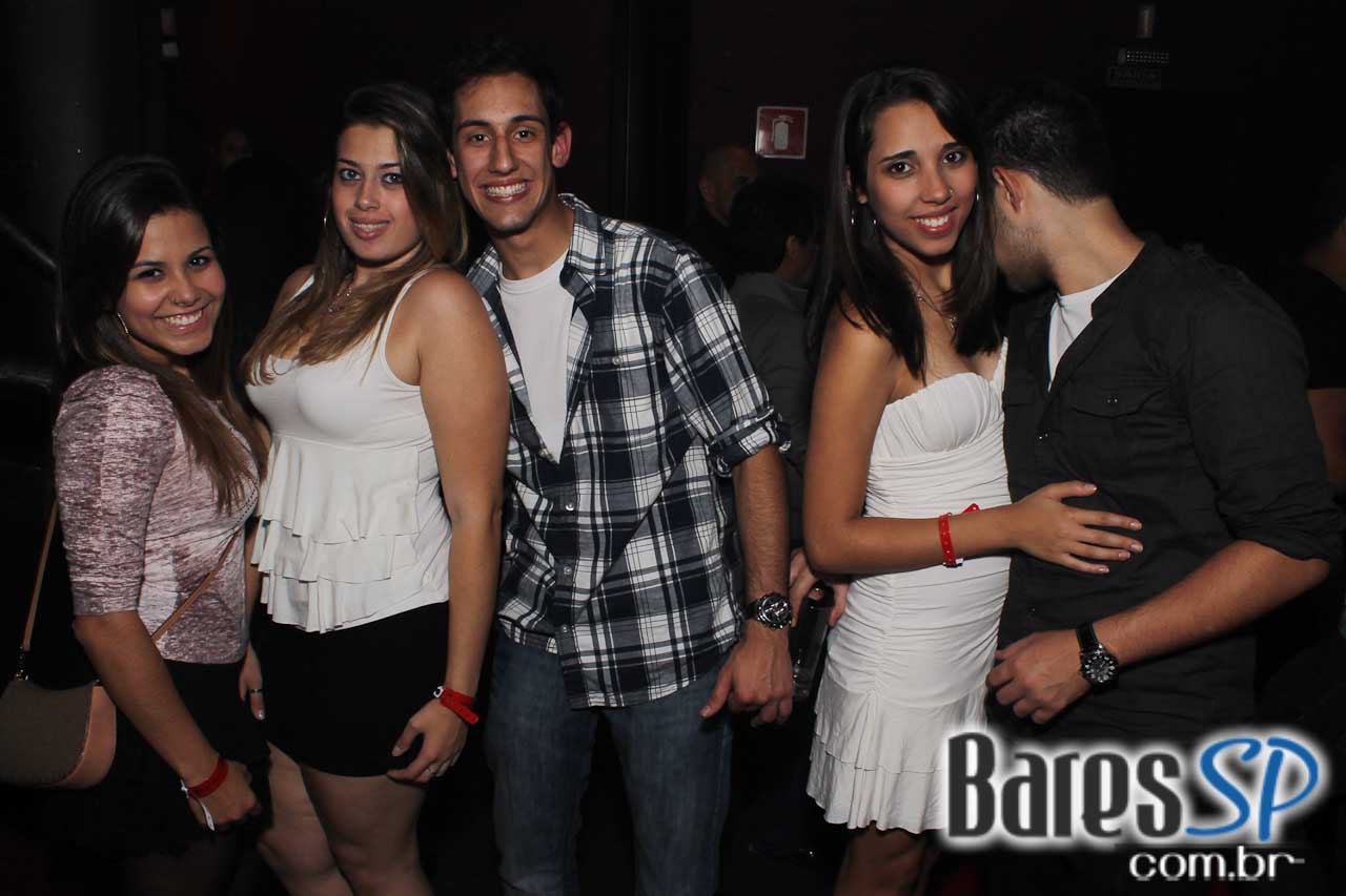 Cabaret recebeu convidado especial para esquentar a noite de sábado Cabaret recebeu convidado especial para esquentar a noite de sábado