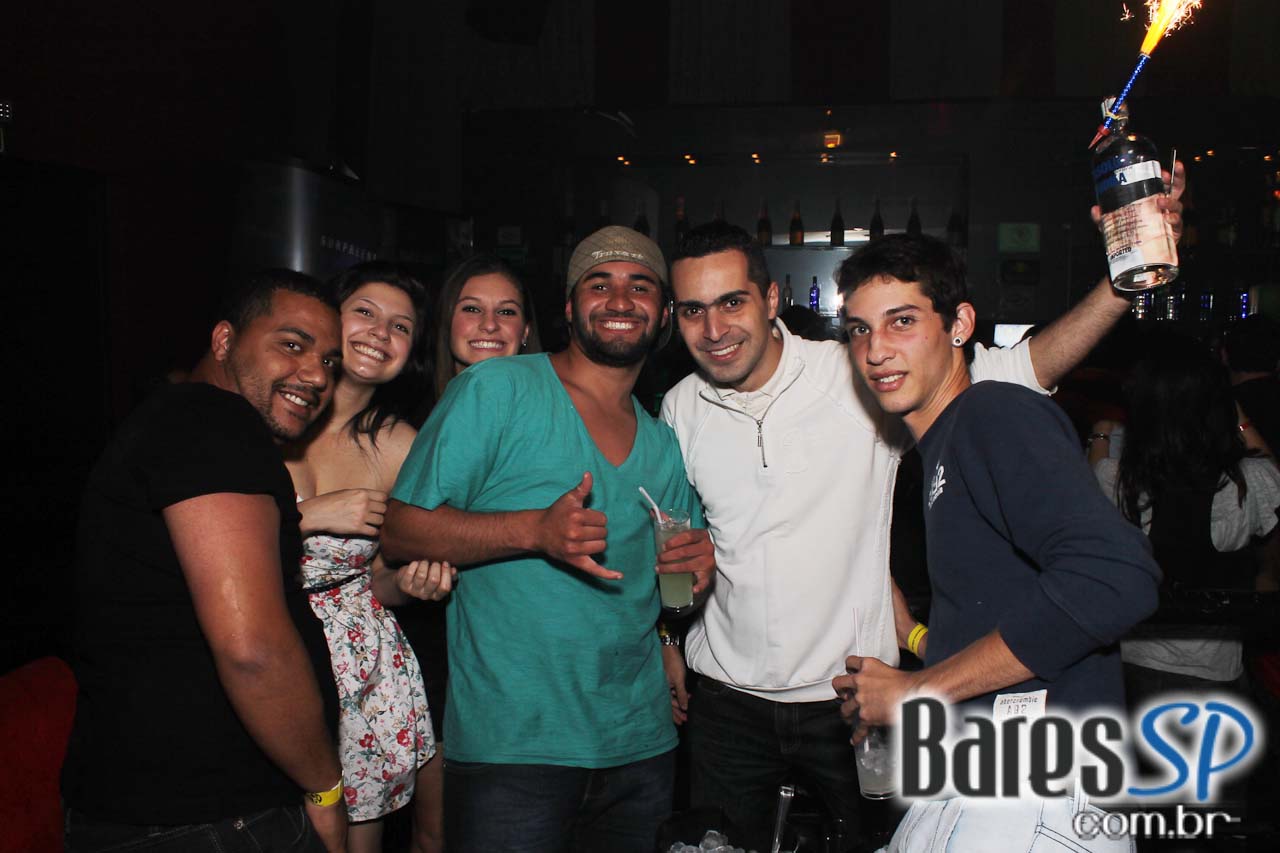 Cabaret recebeu convidado especial para esquentar a noite de sábado Cabaret recebeu convidado especial para esquentar a noite de sábado