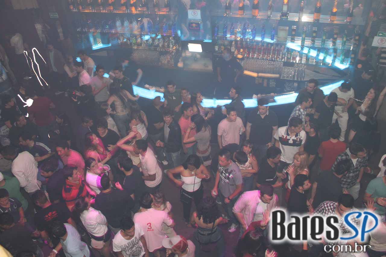 Cabaret recebeu convidado especial para esquentar a noite de sábado Cabaret recebeu convidado especial para esquentar a noite de sábado