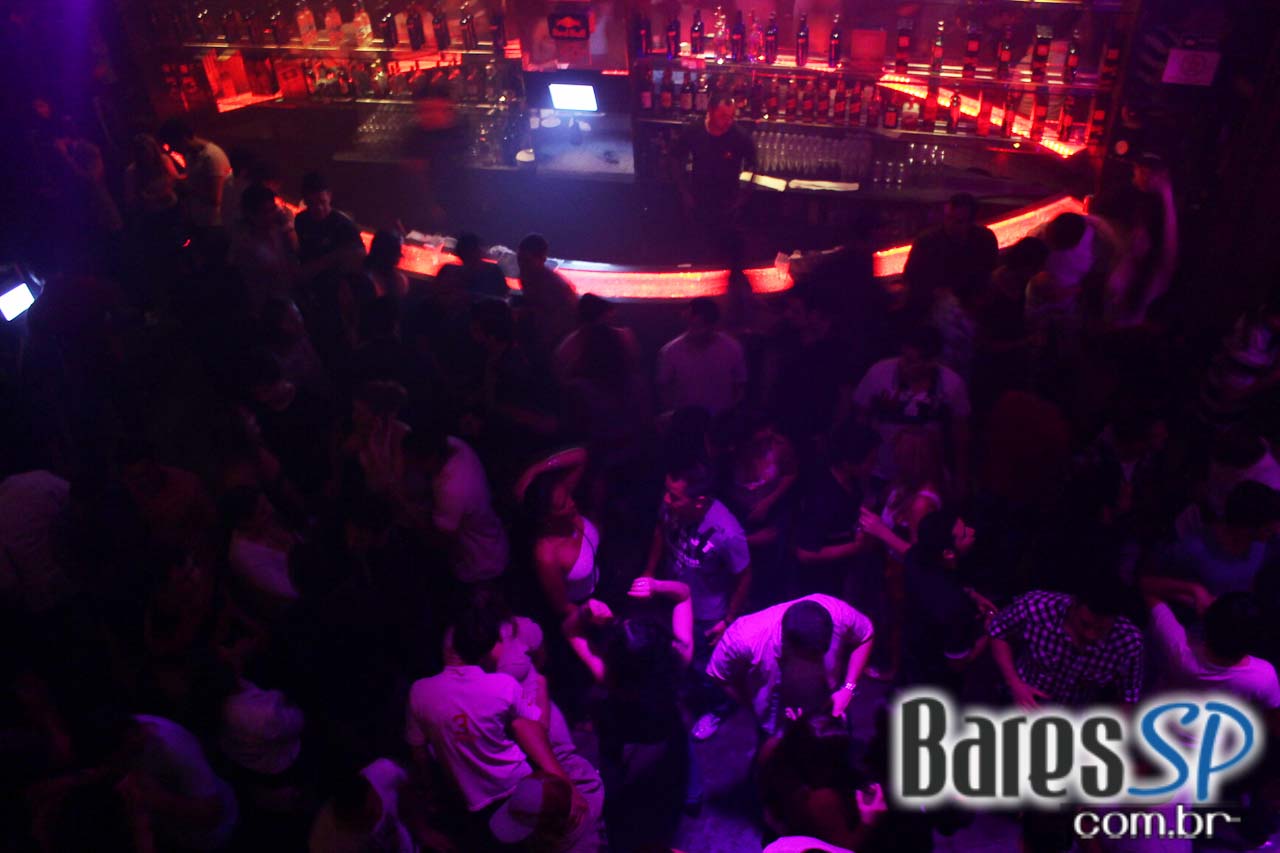 Cabaret recebeu convidado especial para esquentar a noite de sábado Cabaret recebeu convidado especial para esquentar a noite de sábado