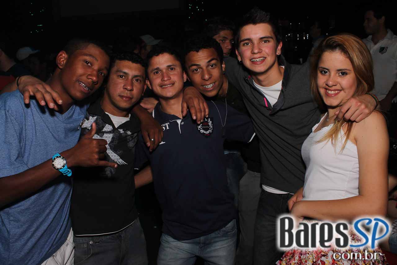 Cabaret recebeu convidado especial para esquentar a noite de sábado Cabaret recebeu convidado especial para esquentar a noite de sábado