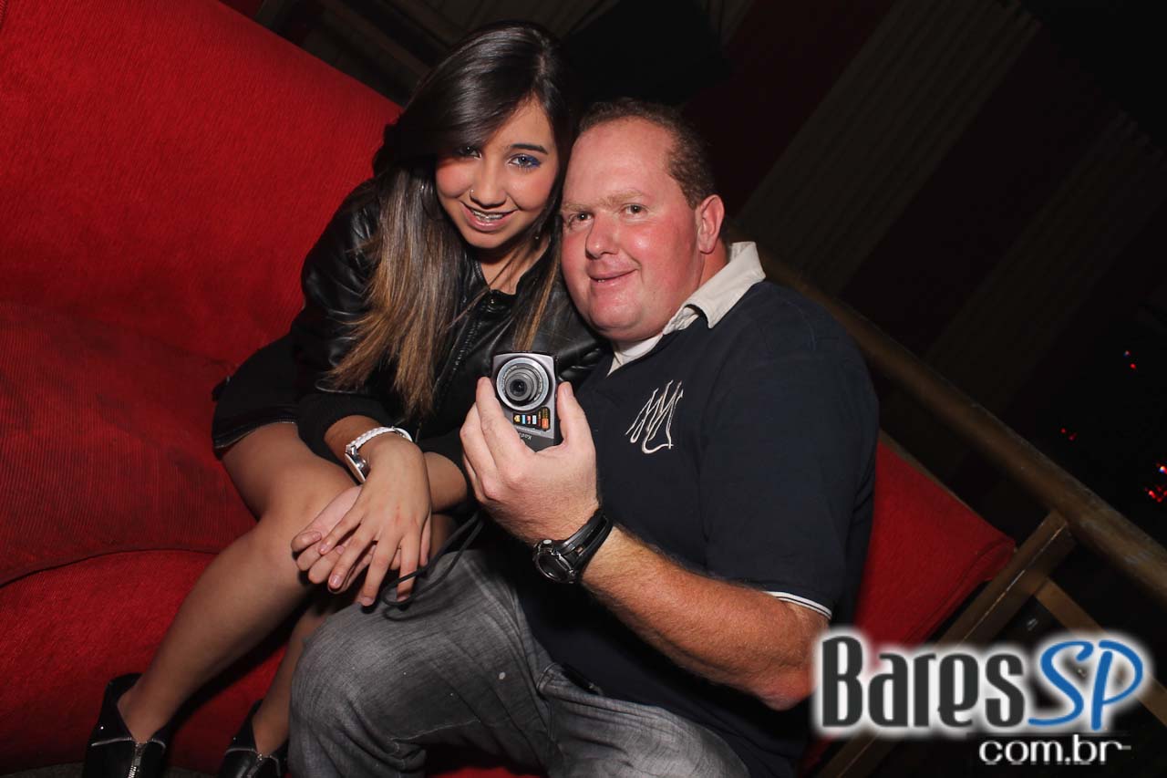 Cabaret recebeu convidado especial para esquentar a noite de sábado Cabaret recebeu convidado especial para esquentar a noite de sábado