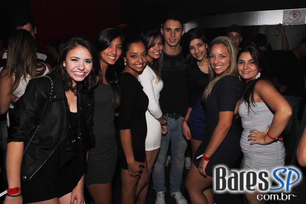 Cabaret recebeu convidado especial para esquentar a noite de sábado Cabaret recebeu convidado especial para esquentar a noite de sábado