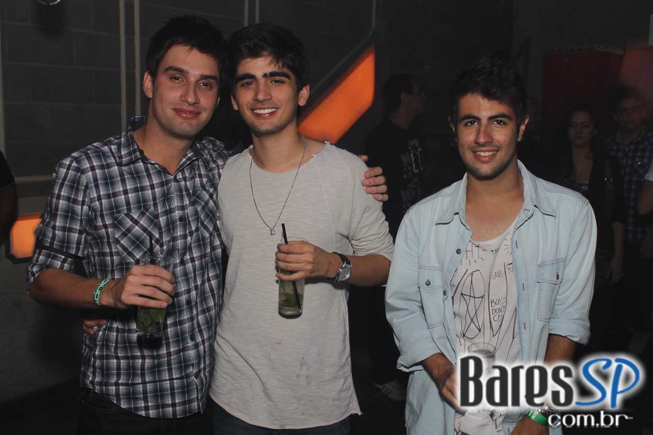 Domingo foi dia de Club Sonique com a apresentação de diversos DJs Domingo foi dia de Club Sonique com a apresentação de diversos DJs