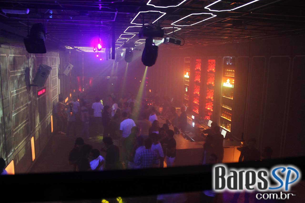 Domingo foi dia de Club Sonique com a apresentação de diversos DJs Domingo foi dia de Club Sonique com a apresentação de diversos DJs