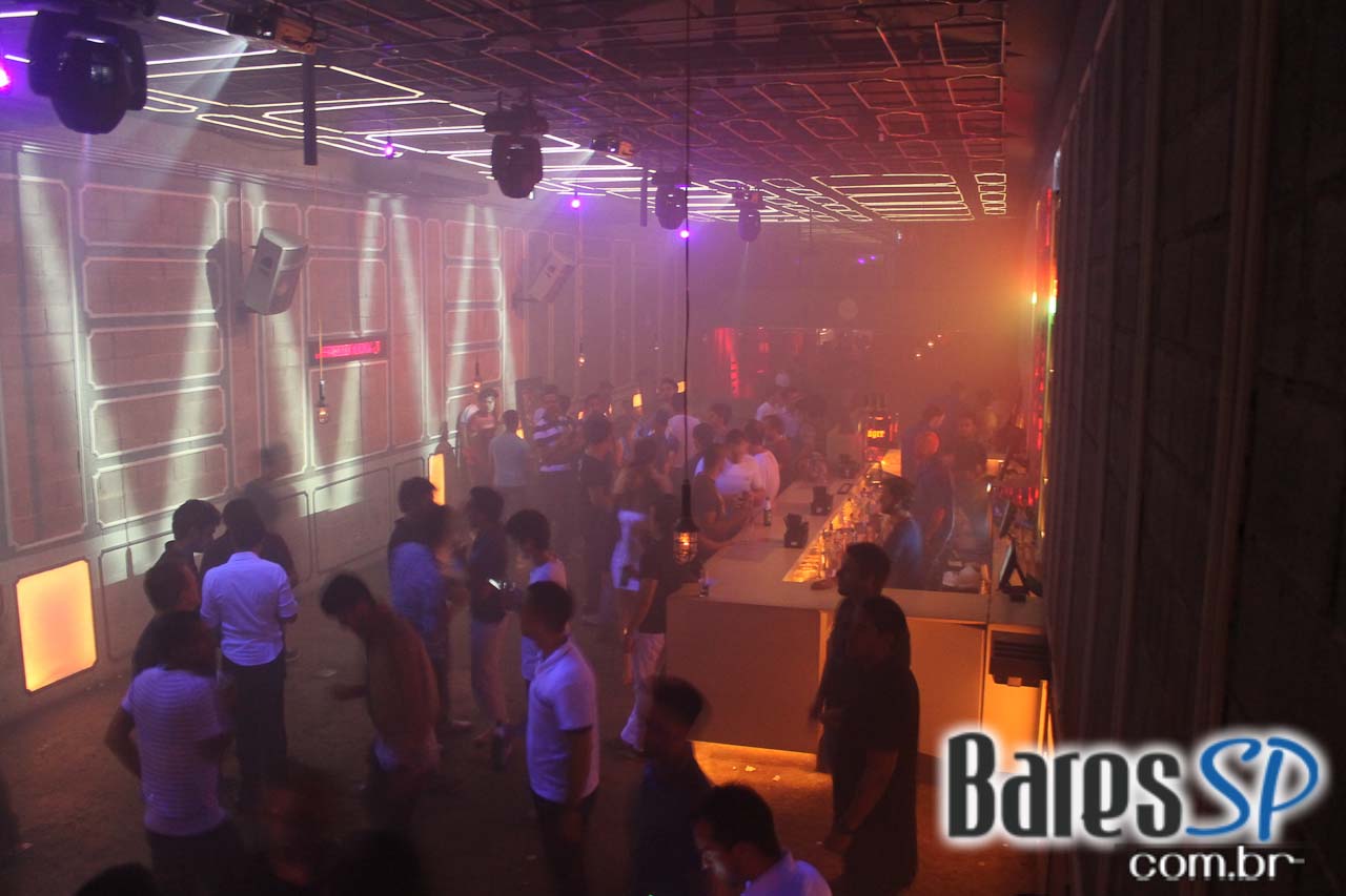 Domingo foi dia de Club Sonique com a apresentação de diversos DJs Domingo foi dia de Club Sonique com a apresentação de diversos DJs