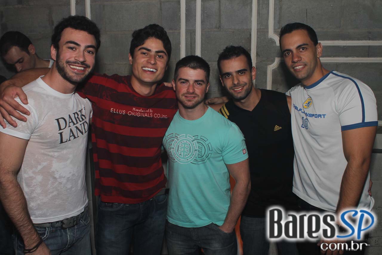 Domingo foi dia de Club Sonique com a apresentação de diversos DJs Domingo foi dia de Club Sonique com a apresentação de diversos DJs