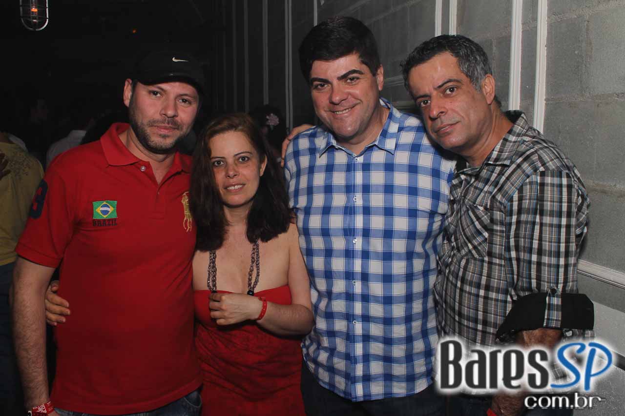 Domingo foi dia de Club Sonique com a apresentação de diversos DJs Domingo foi dia de Club Sonique com a apresentação de diversos DJs