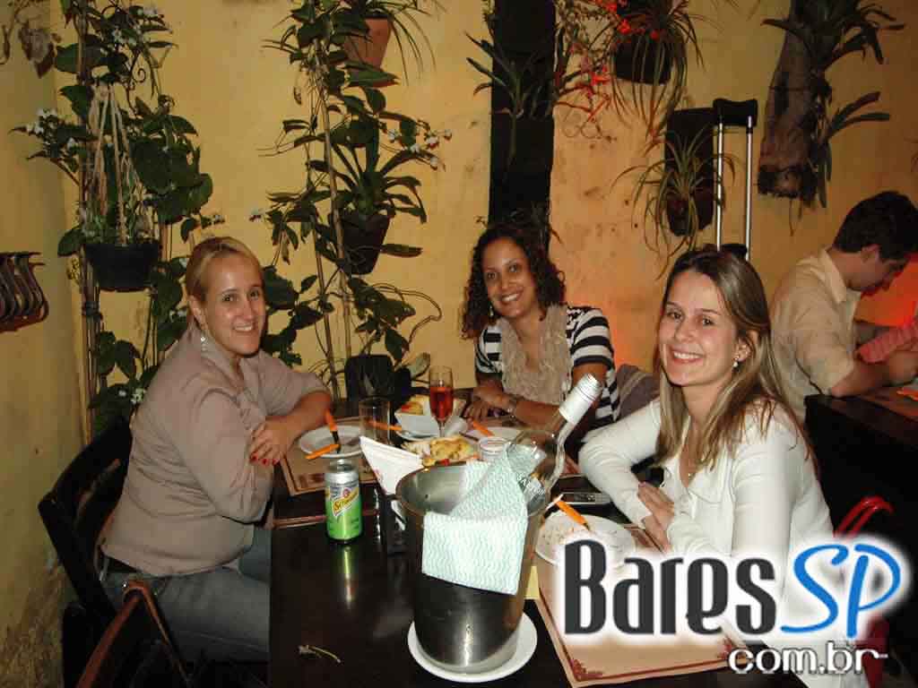 Quarta-Feira foi dia de happy hours no Bar Exquisito, na Bela Cintra Quarta-Feira foi dia de happy hours no Bar Exquisito, na Bela Cintra