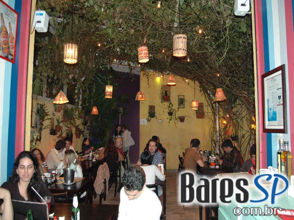 Quarta-Feira foi dia de happy hours no Bar Exquisito, na Bela Cintra Quarta-Feira foi dia de happy hours no Bar Exquisito, na Bela Cintra