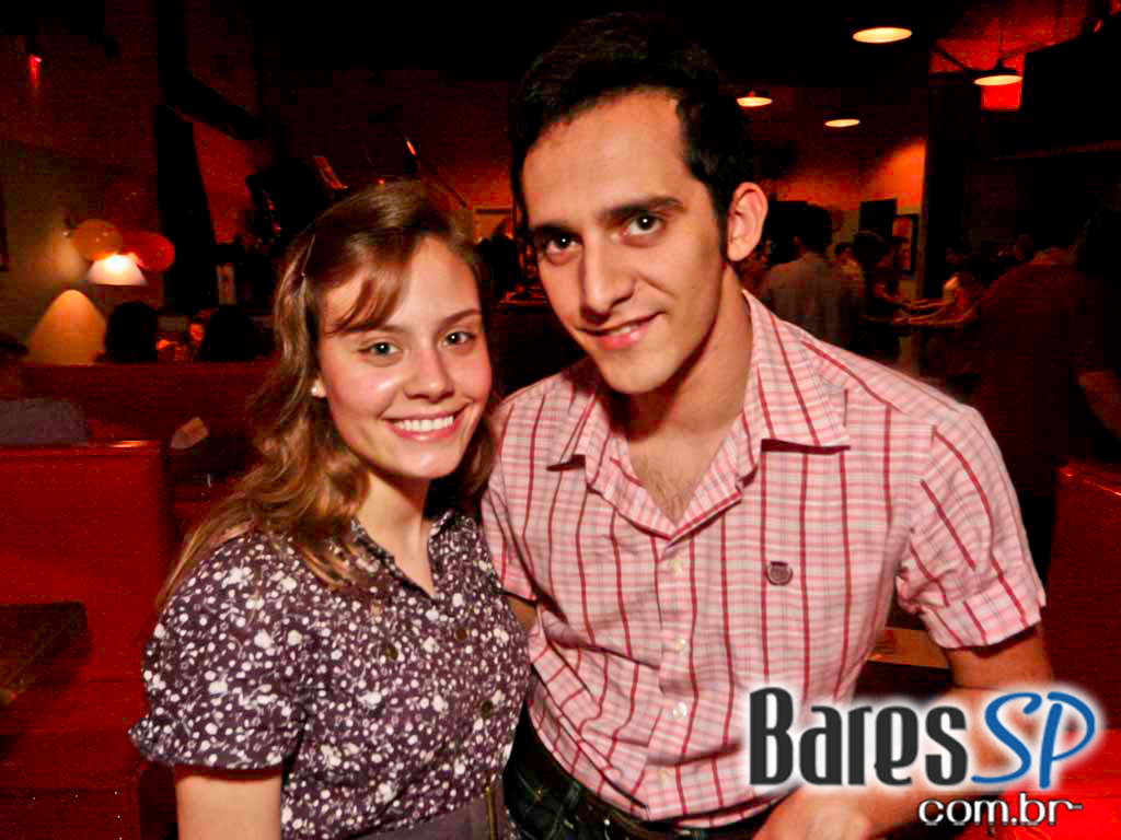 A casa noturna retrô, The Clock Rock Bar, comemorou sete anos com ídolos da Jovem Guarda A casa noturna retrô, The Clock Rock Bar, comemorou sete anos com ídolos da Jovem Guarda