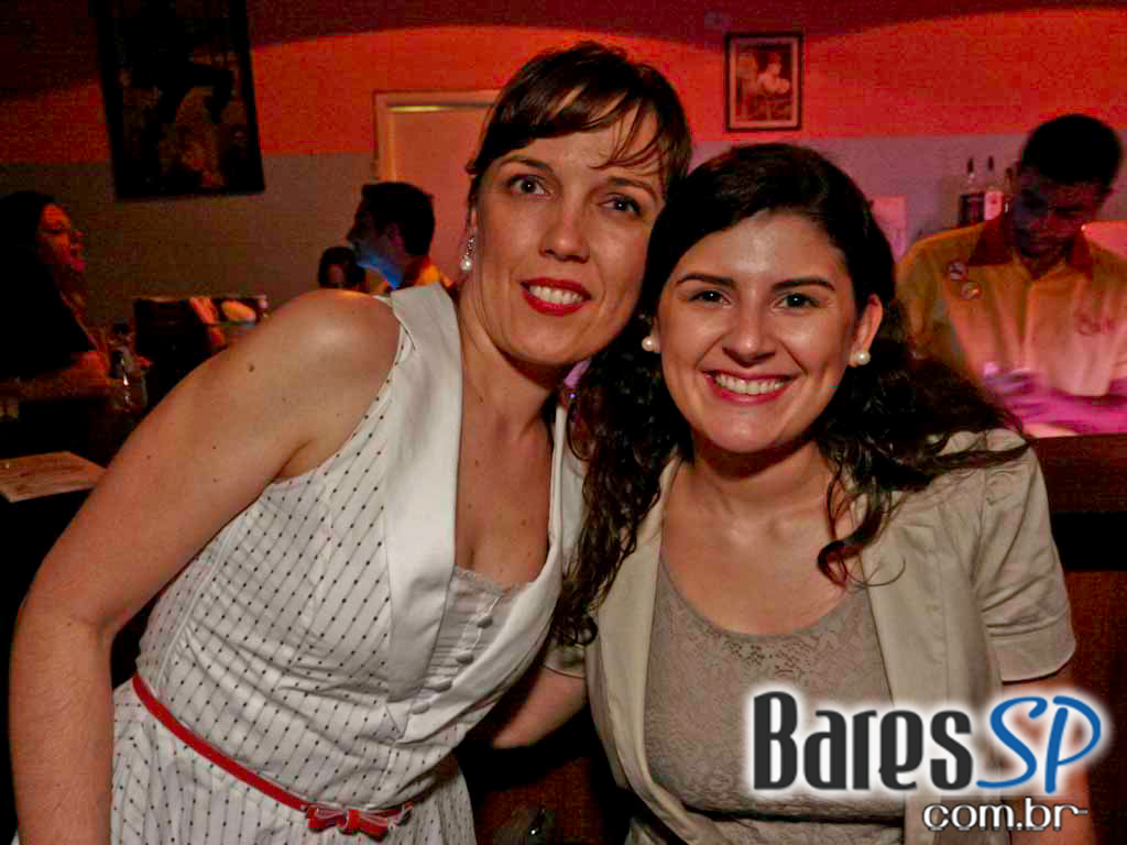 A casa noturna retrô, The Clock Rock Bar, comemorou sete anos com ídolos da Jovem Guarda A casa noturna retrô, The Clock Rock Bar, comemorou sete anos com ídolos da Jovem Guarda