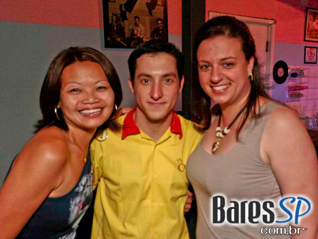 A casa noturna retrô, The Clock Rock Bar, comemorou sete anos com ídolos da Jovem Guarda A casa noturna retrô, The Clock Rock Bar, comemorou sete anos com ídolos da Jovem Guarda