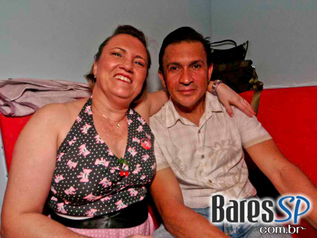 A casa noturna retrô, The Clock Rock Bar, comemorou sete anos com ídolos da Jovem Guarda A casa noturna retrô, The Clock Rock Bar, comemorou sete anos com ídolos da Jovem Guarda