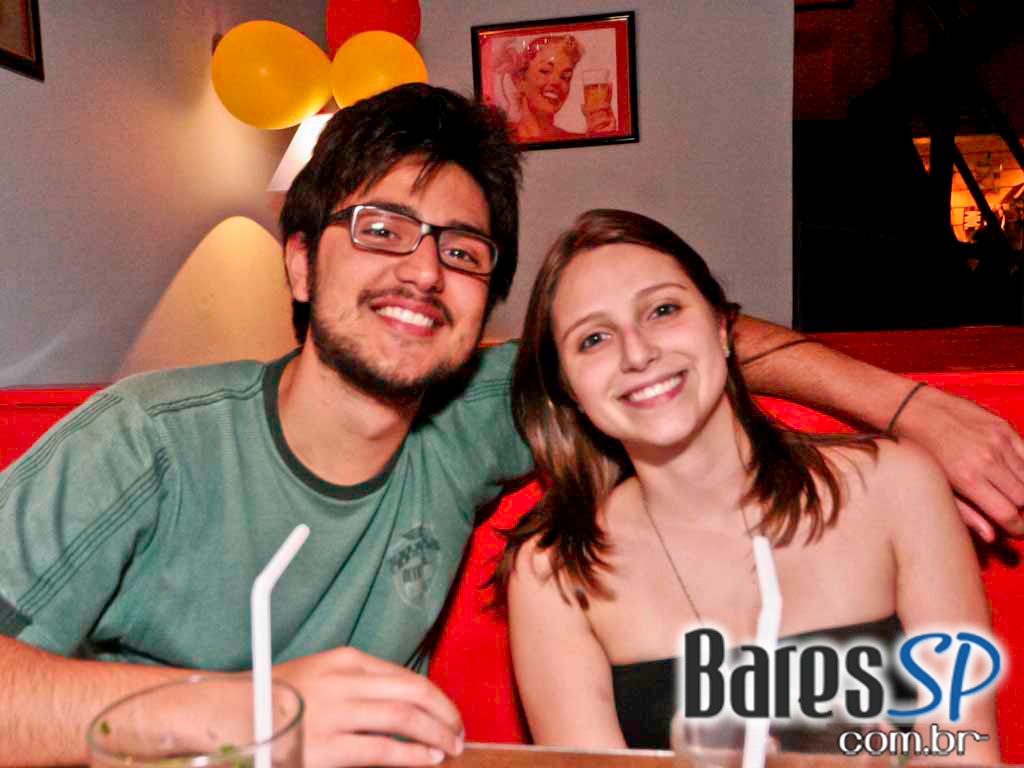 A casa noturna retrô, The Clock Rock Bar, comemorou sete anos com ídolos da Jovem Guarda A casa noturna retrô, The Clock Rock Bar, comemorou sete anos com ídolos da Jovem Guarda