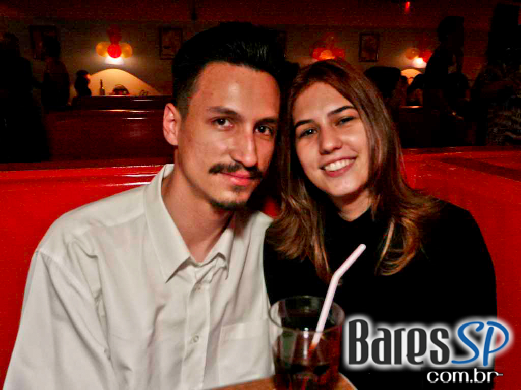 A casa noturna retrô, The Clock Rock Bar, comemorou sete anos com ídolos da Jovem Guarda A casa noturna retrô, The Clock Rock Bar, comemorou sete anos com ídolos da Jovem Guarda