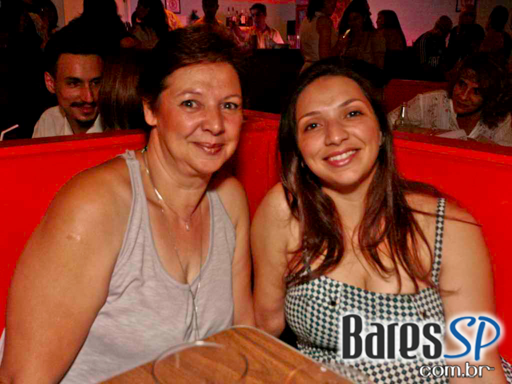 A casa noturna retrô, The Clock Rock Bar, comemorou sete anos com ídolos da Jovem Guarda A casa noturna retrô, The Clock Rock Bar, comemorou sete anos com ídolos da Jovem Guarda