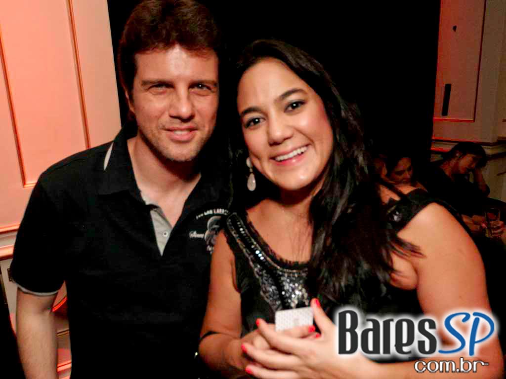 Ballroom recebe escola de samba Rosas de Ouro e DJs na festa 3 em 1 nesse sábado Ballroom recebe escola de samba Rosas de Ouro e DJs na festa 3 em 1 nesse sábado