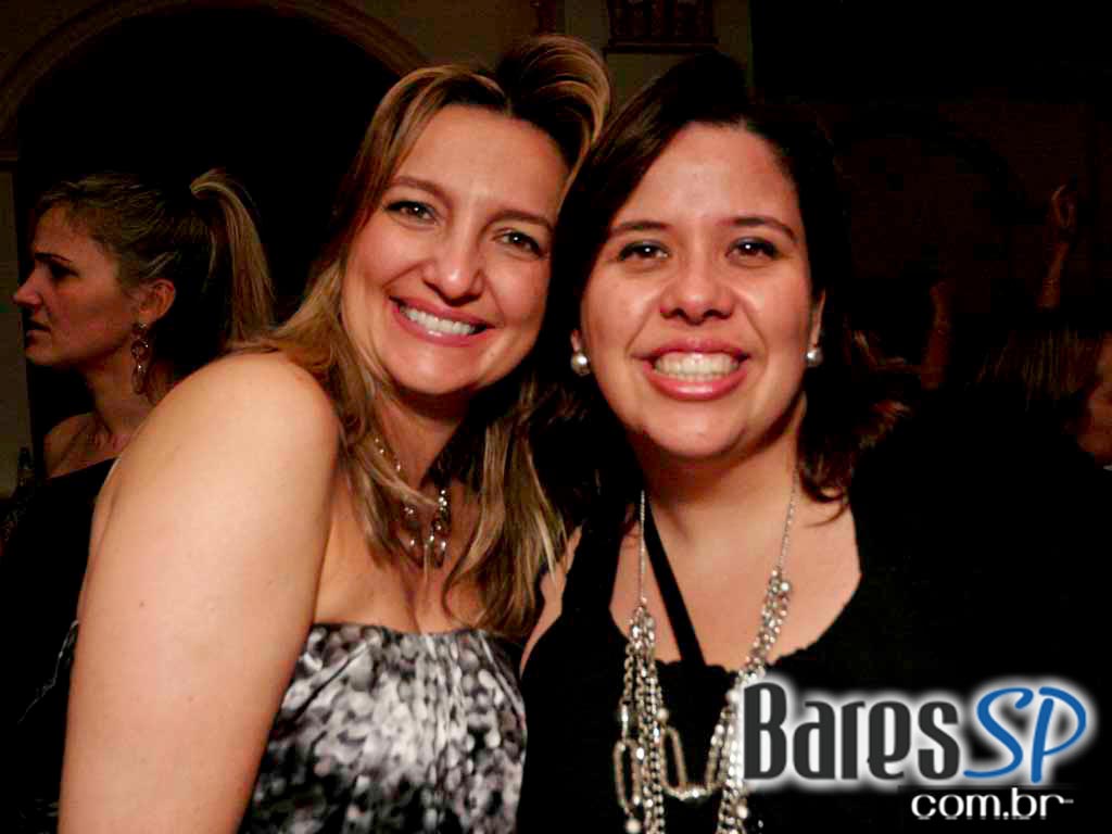 Ballroom recebe escola de samba Rosas de Ouro e DJs na festa 3 em 1 nesse sábado Ballroom recebe escola de samba Rosas de Ouro e DJs na festa 3 em 1 nesse sábado