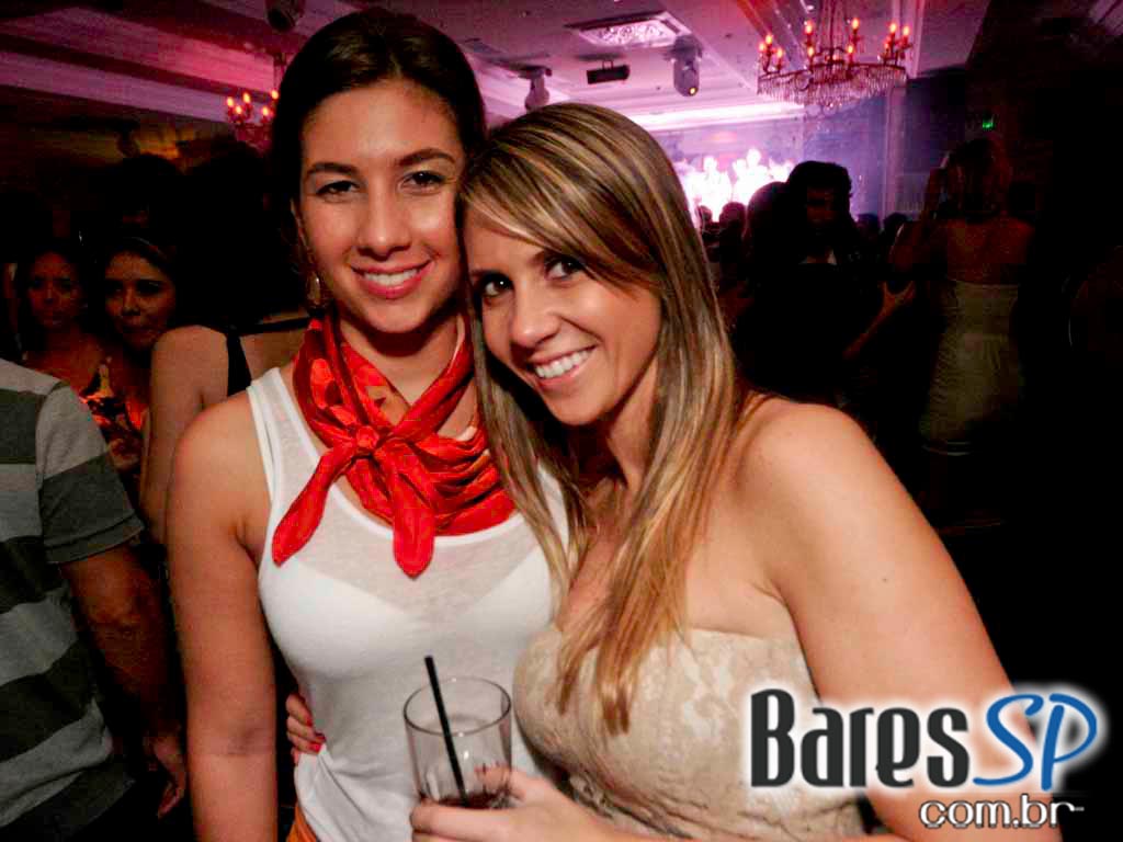 Ballroom recebe escola de samba Rosas de Ouro e DJs na festa 3 em 1 nesse sábado Ballroom recebe escola de samba Rosas de Ouro e DJs na festa 3 em 1 nesse sábado