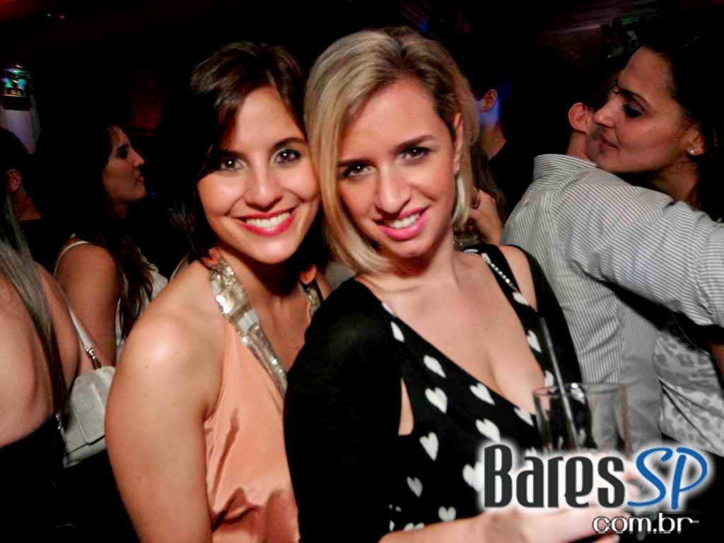 Ballroom recebe escola de samba Rosas de Ouro e DJs na festa 3 em 1 nesse sábado Ballroom recebe escola de samba Rosas de Ouro e DJs na festa 3 em 1 nesse sábado