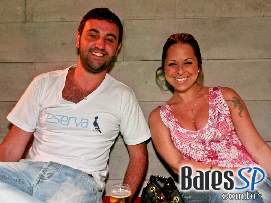 L'Absolu recebeu show acústico com músico Rodrigo Reys L'Absolu recebeu show acústico com músico Rodrigo Reys