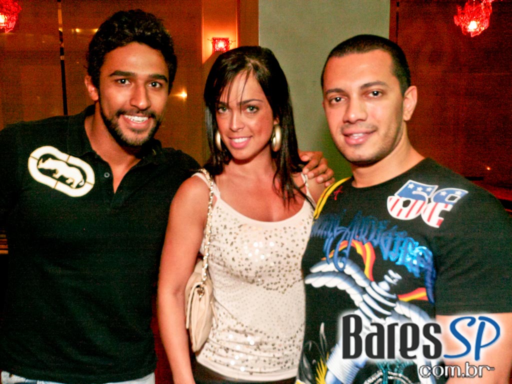 L'Absolu recebeu show acústico com músico Rodrigo Reys L'Absolu recebeu show acústico com músico Rodrigo Reys